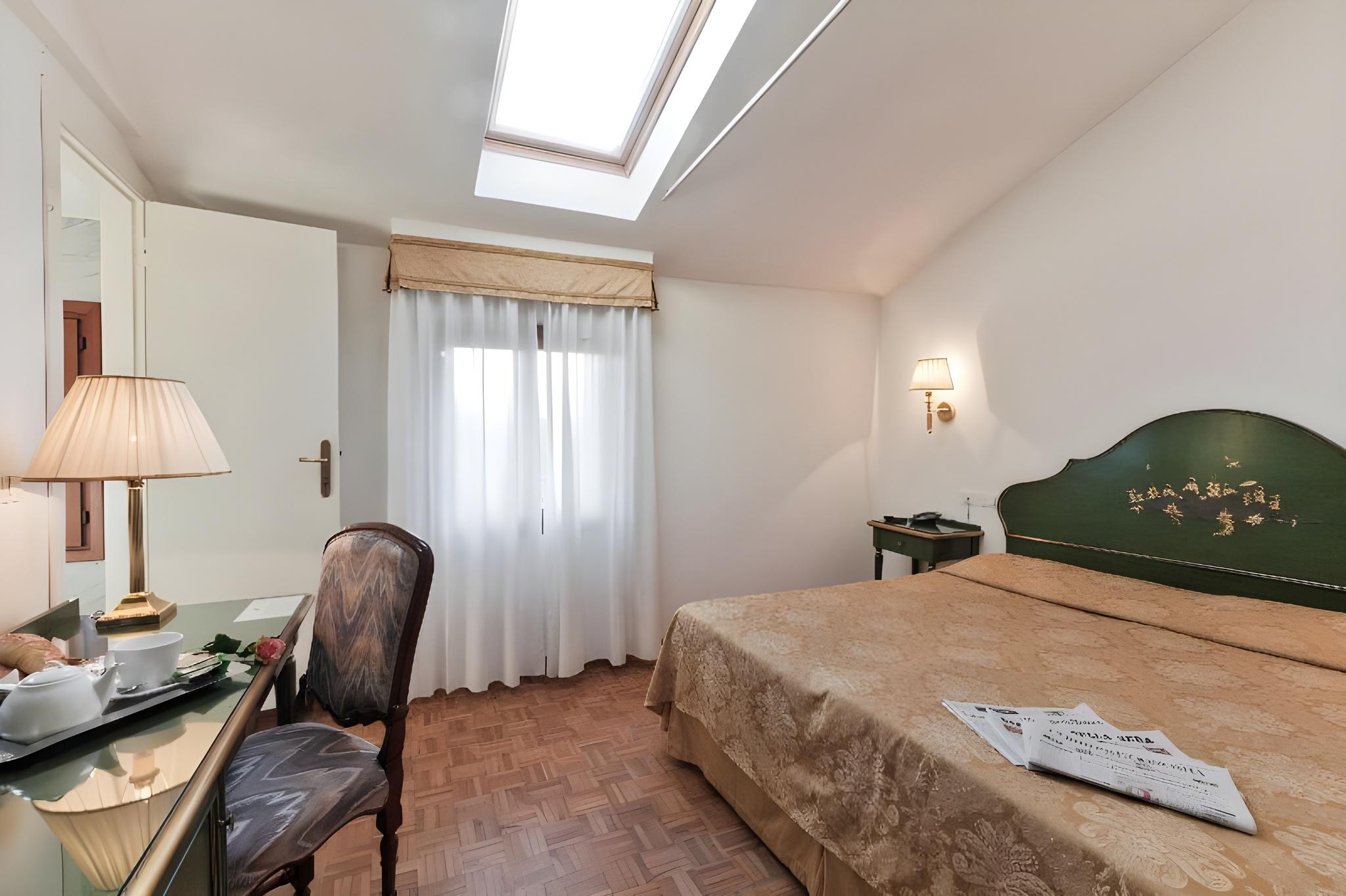 CLASSIC, DOUBLE OR TWIN BED