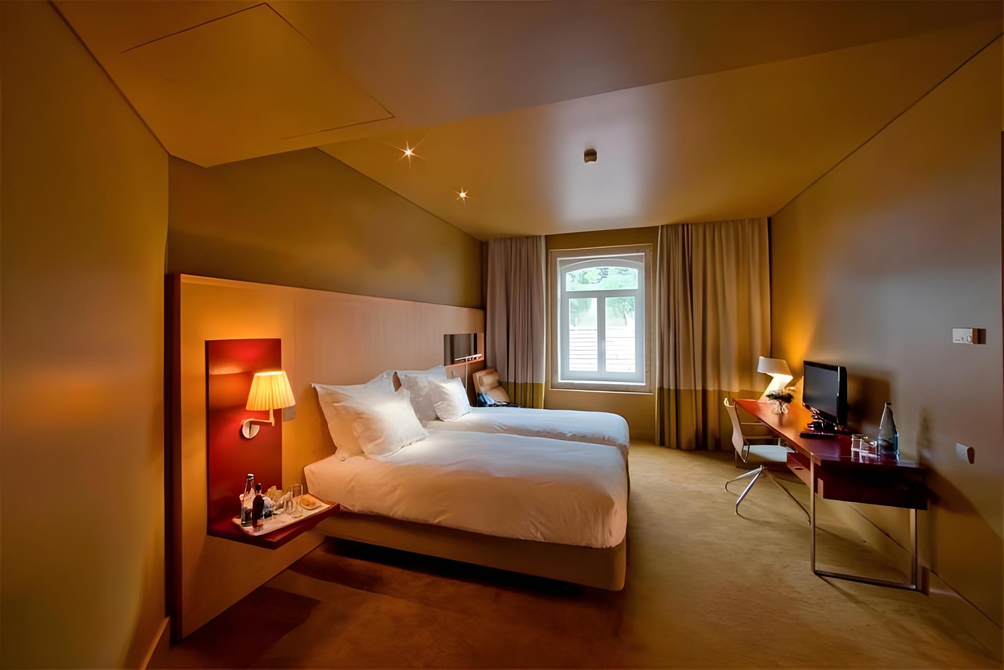 Grand, Deluxe, Double Bed