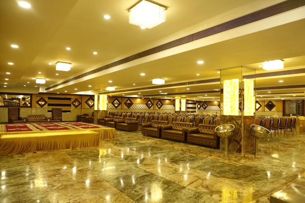 Hotel Di-Arch Lucknow 47/50