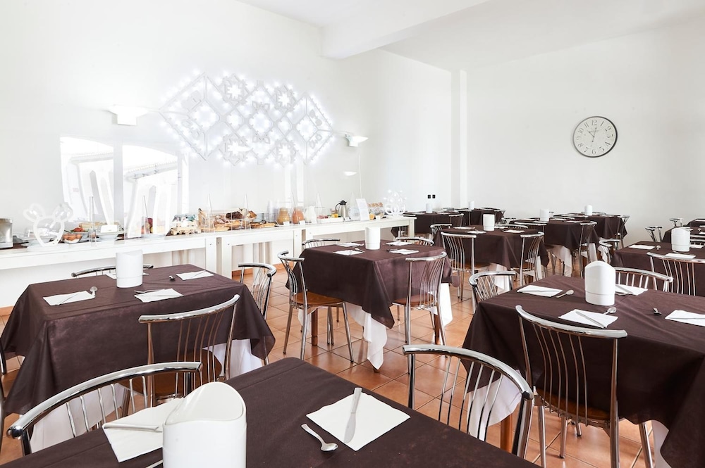 restaurant-cafeteria