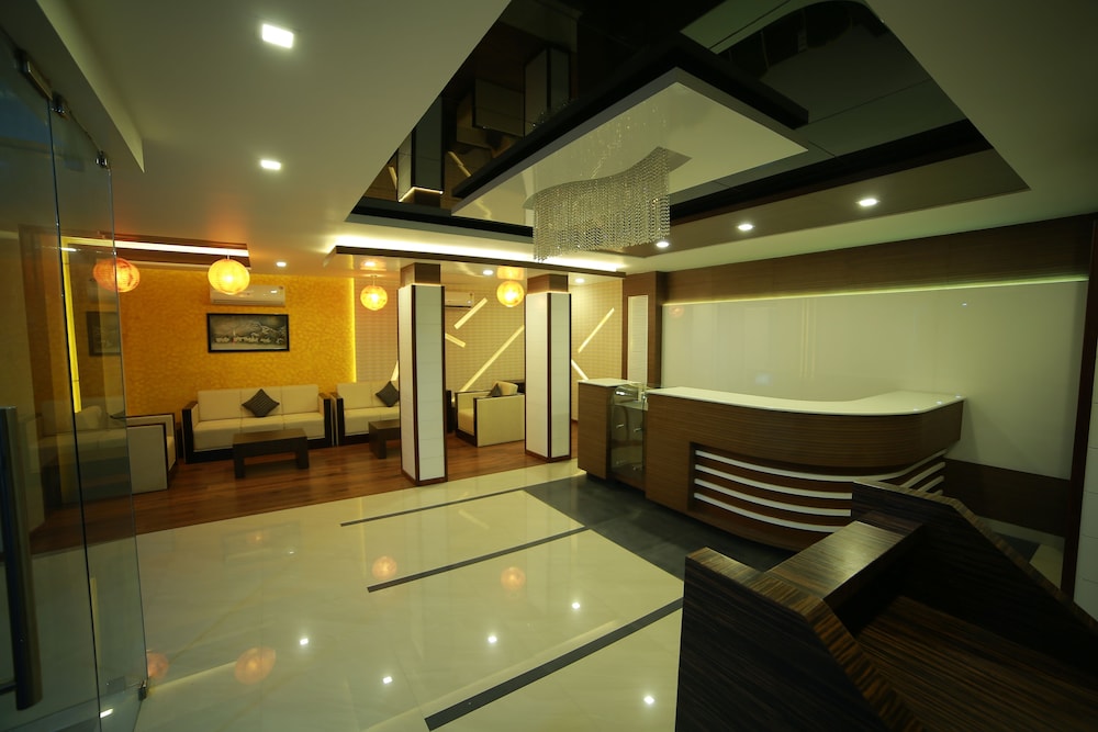 NAKSHATRA EMERALD INN GURUVAYUR 17/41