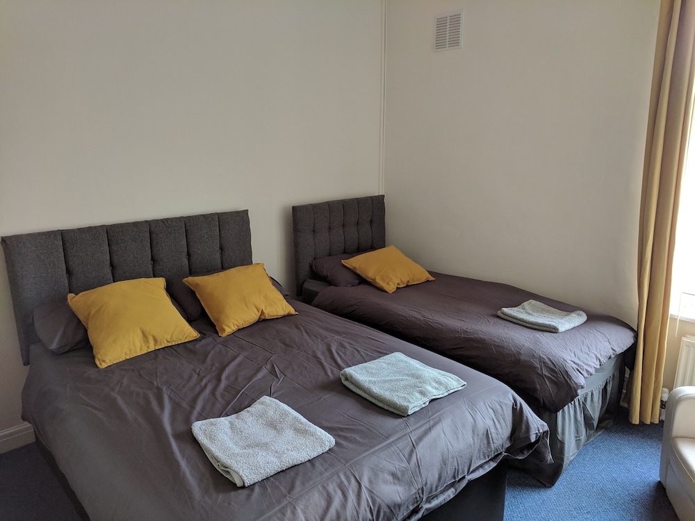 Fern Lodge 3/33