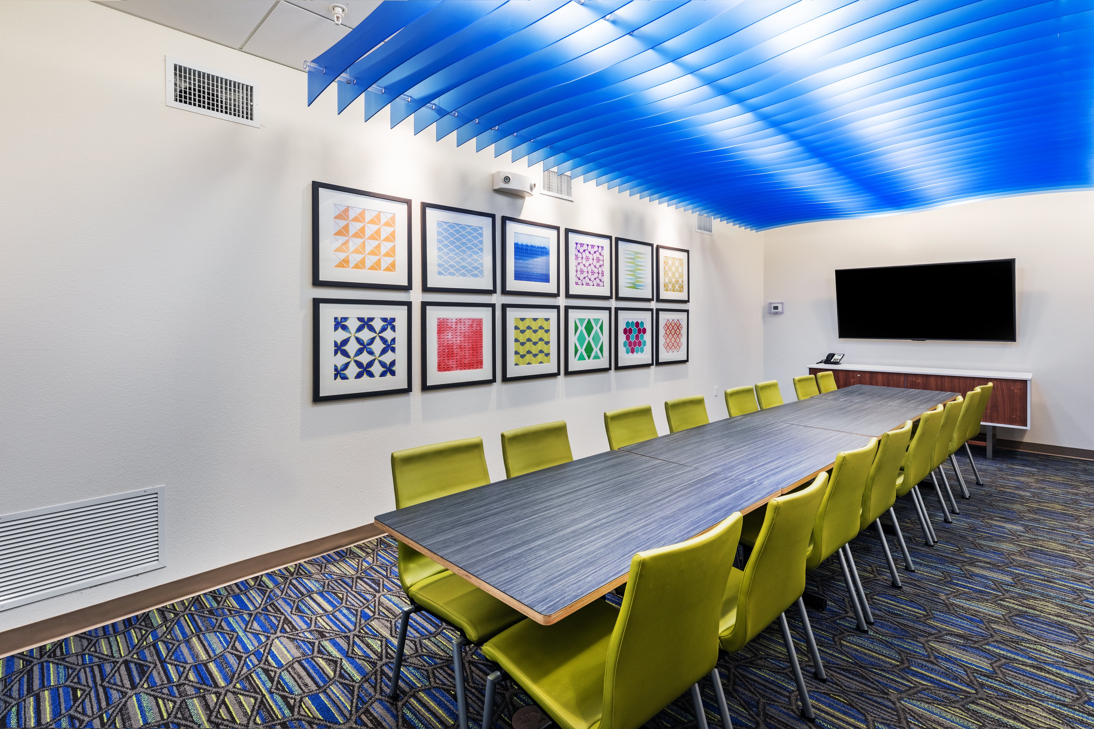 Holiday Inn Express And Suites Junction 19/20