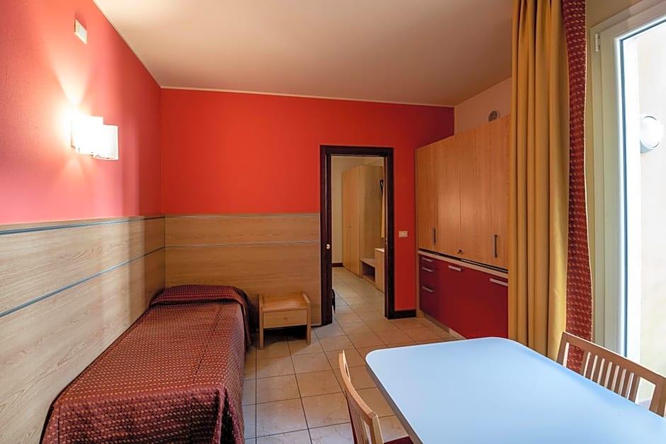 HOTEL MONDIAL 38/63