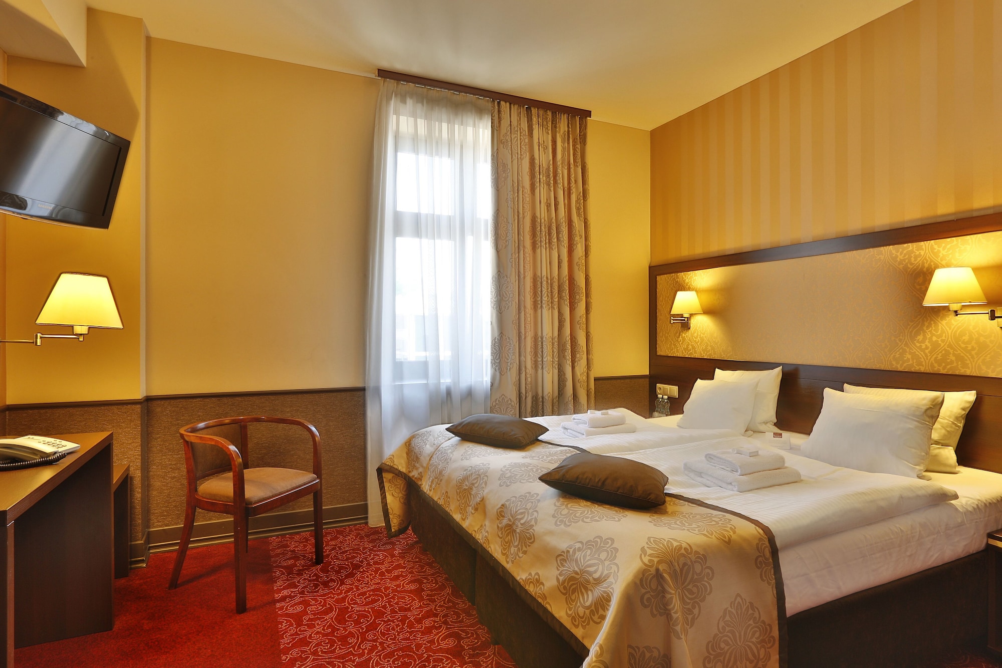 STANDARD, DOUBLE OR TWIN BED