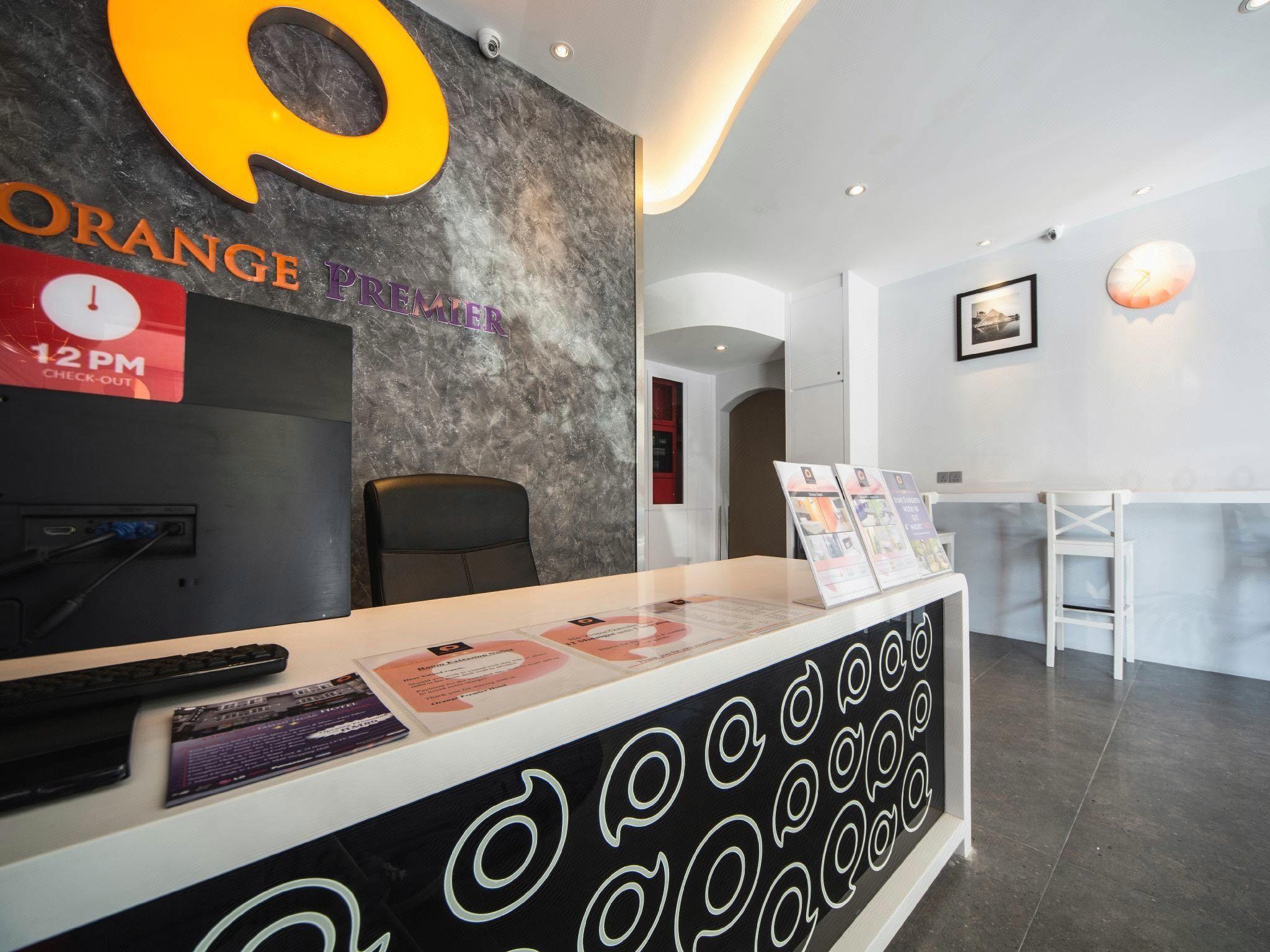 Orange Premier Hotel Taman Segar 16/40
