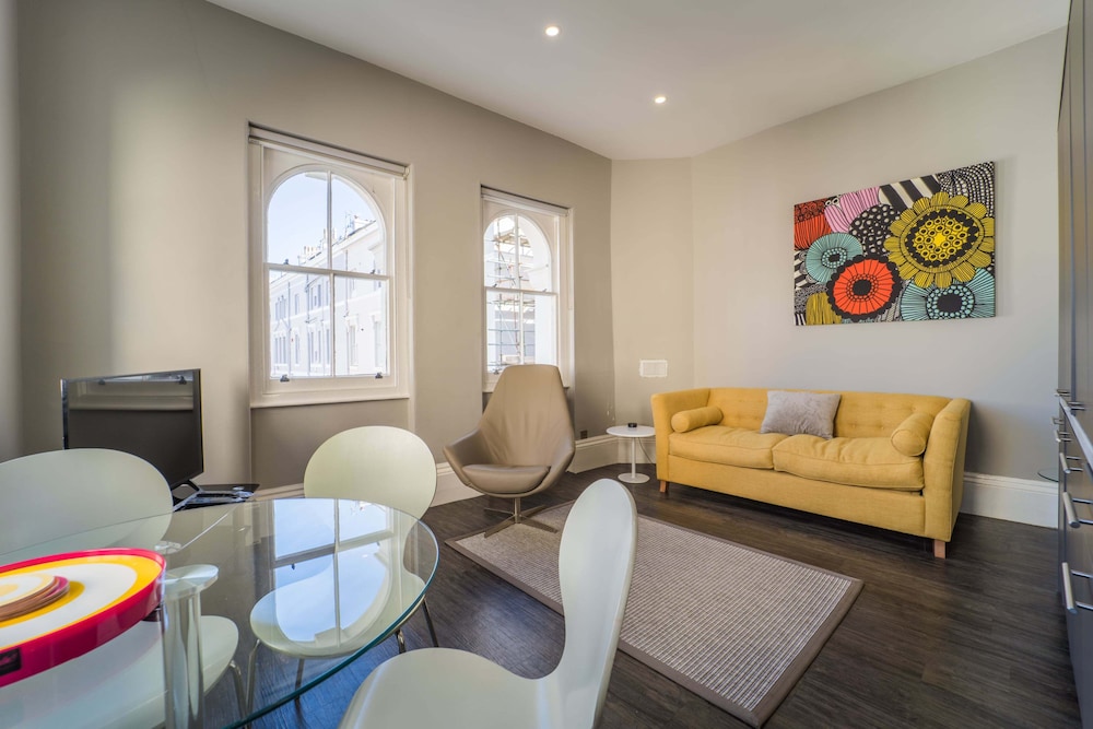 1 Elliot Terrace 32/50