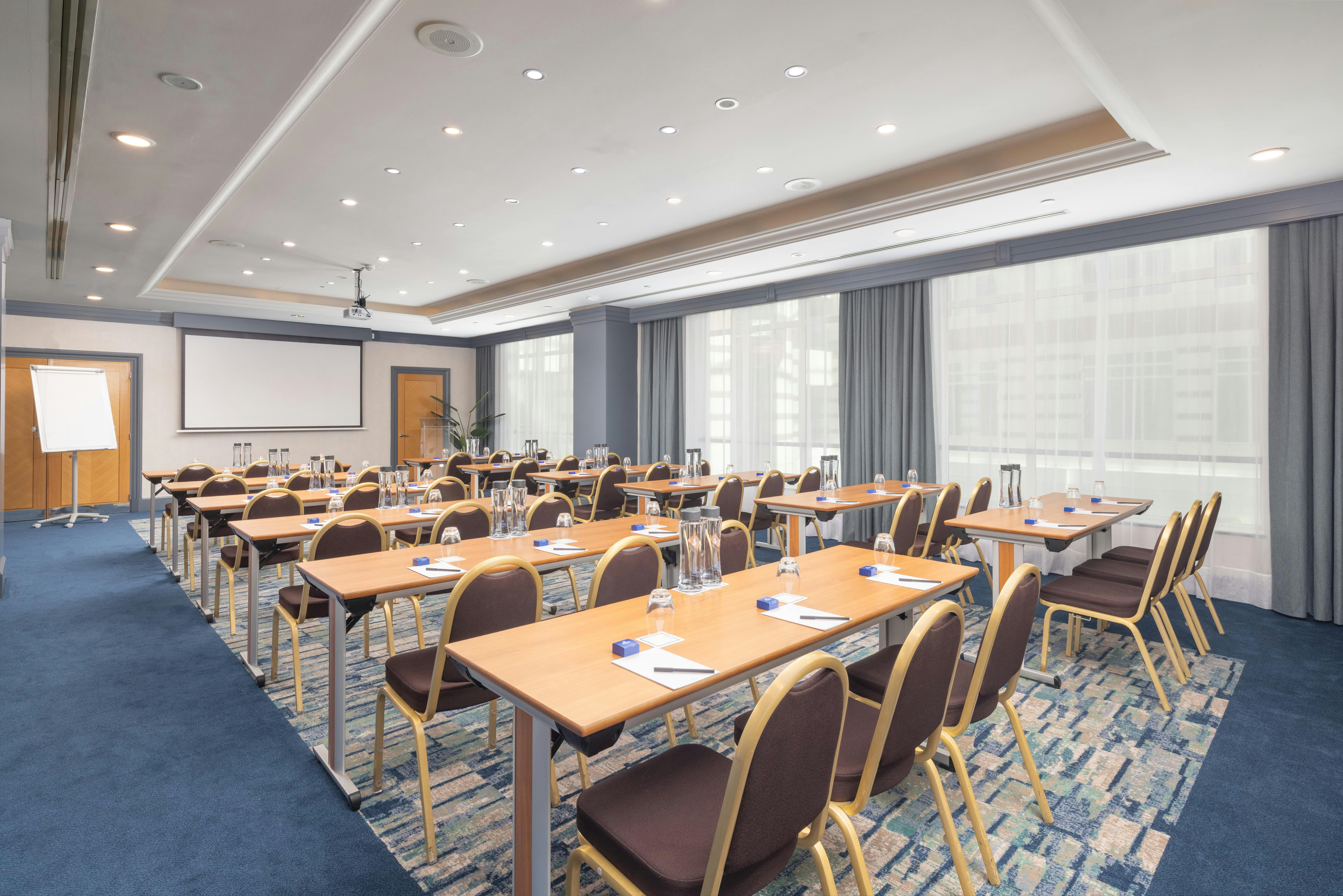 Hilton Paris Charles De Gaulle Airport 77/84