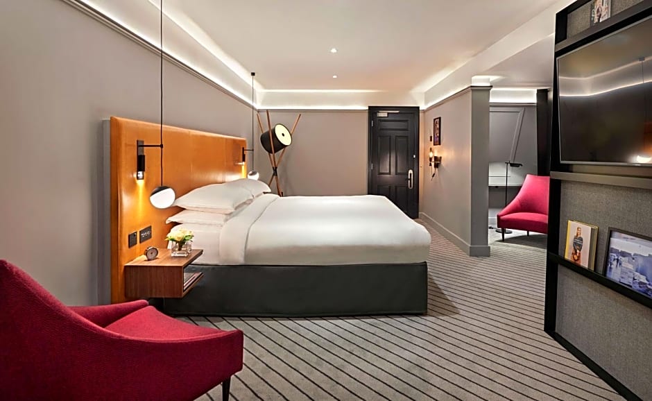 Red, Suite