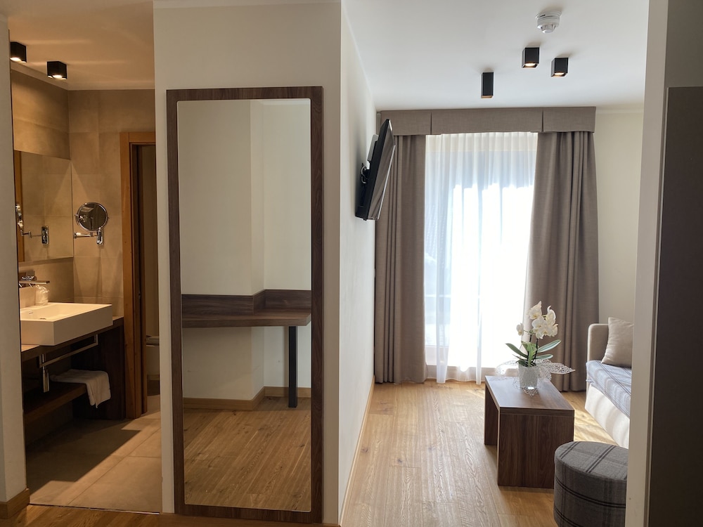 Dolomeet Boutique Hotel 49/50