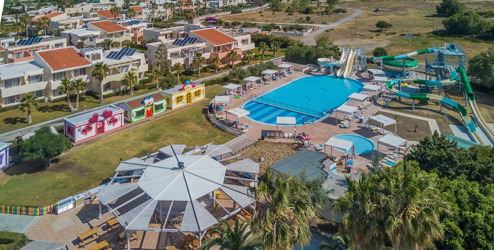 Kipriotis Village Resort in Psalidi