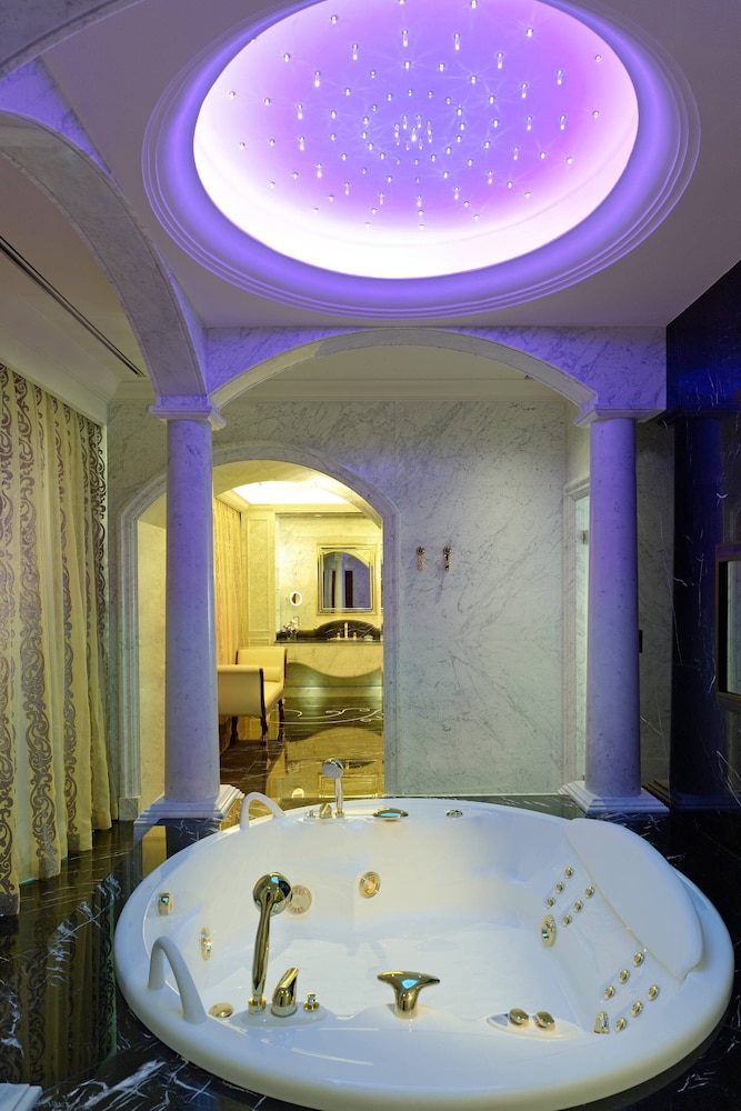 JW MARRIOTT HOTEL ANKARA 37/80
