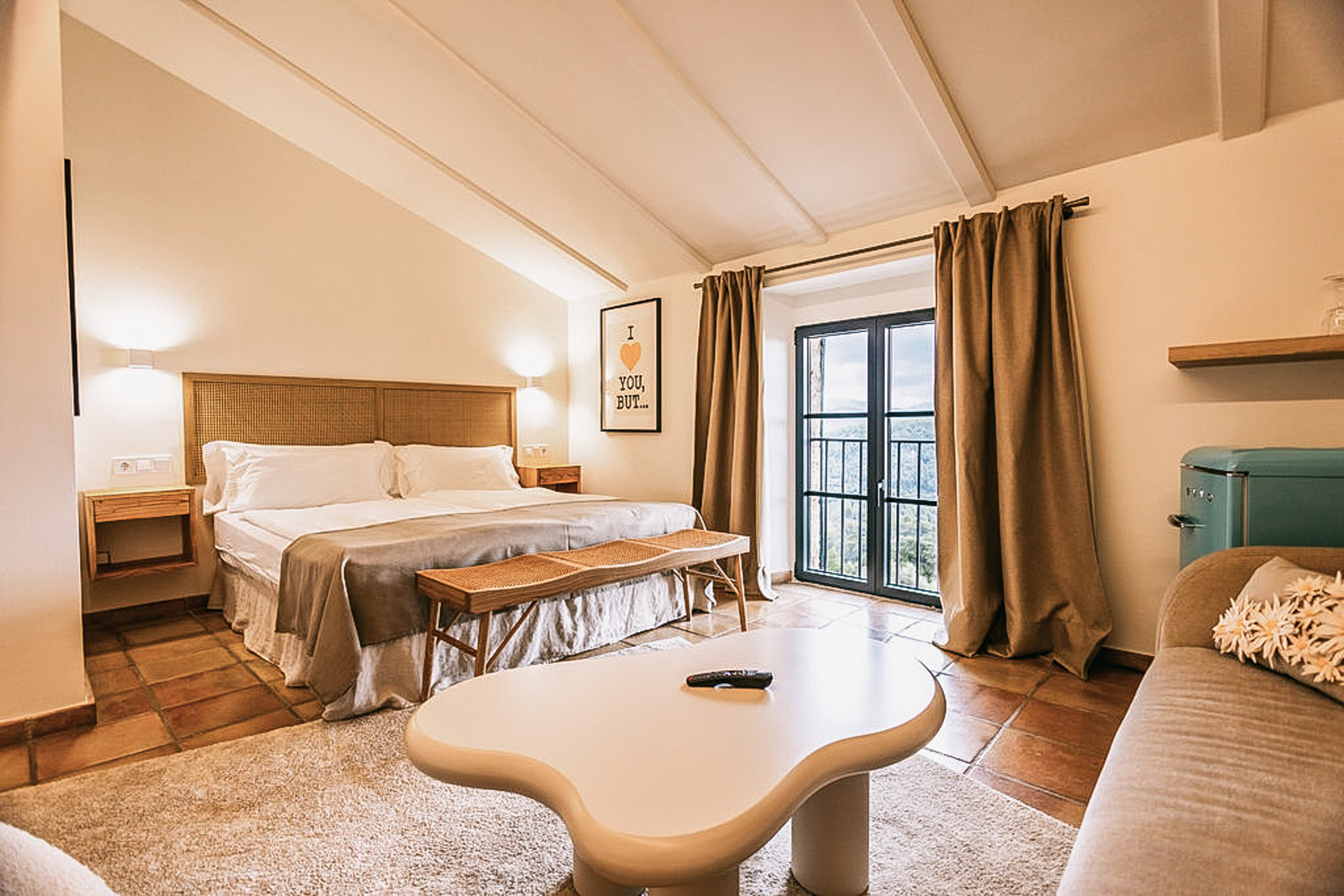 Deluxe, Double Bed