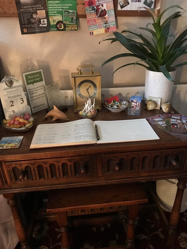 Lyndsay Guest House 7/50