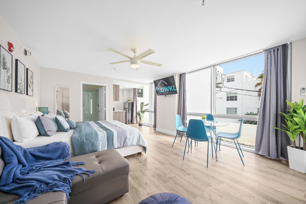 Samantha Apartments by Lowkl 20/46