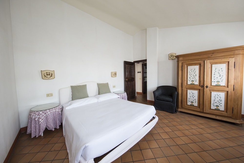 Castello Di Montegridolfo Spa Resort 28/89