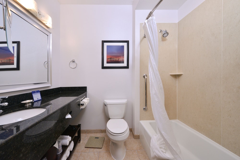 Best Western Plus Hotel at the Convention Center 25/51