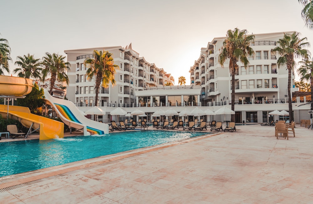 Royal Atlantis Beach 38/48