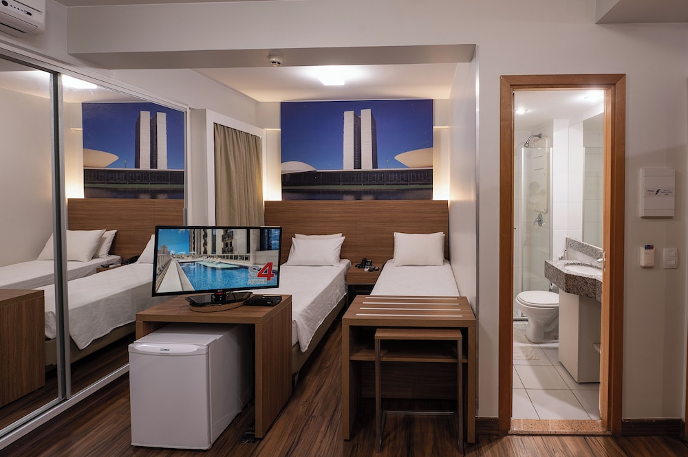 S4 Hotel 8/41
