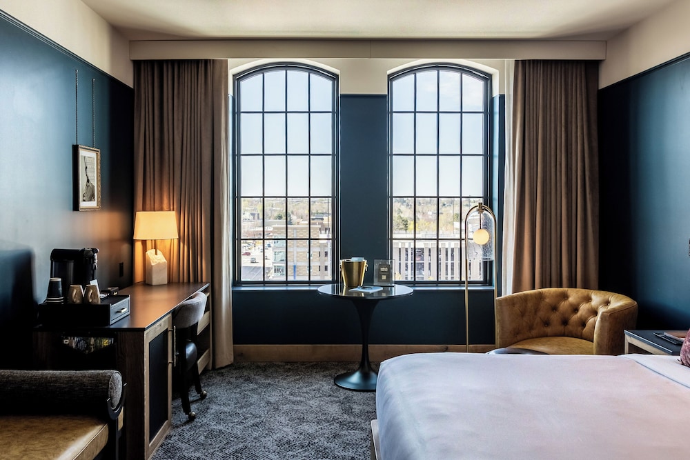 TIMELESS, KING BED