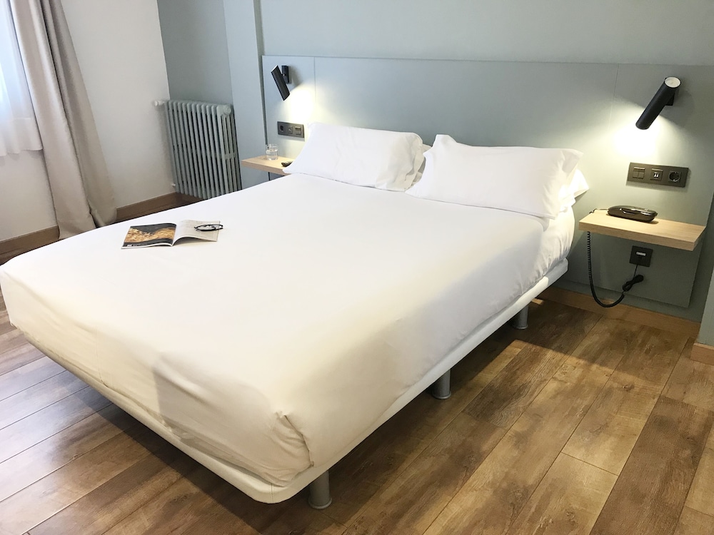 غرفة قياسية بسريرين منفصلين، Principe de Asturias Hotel 2/10