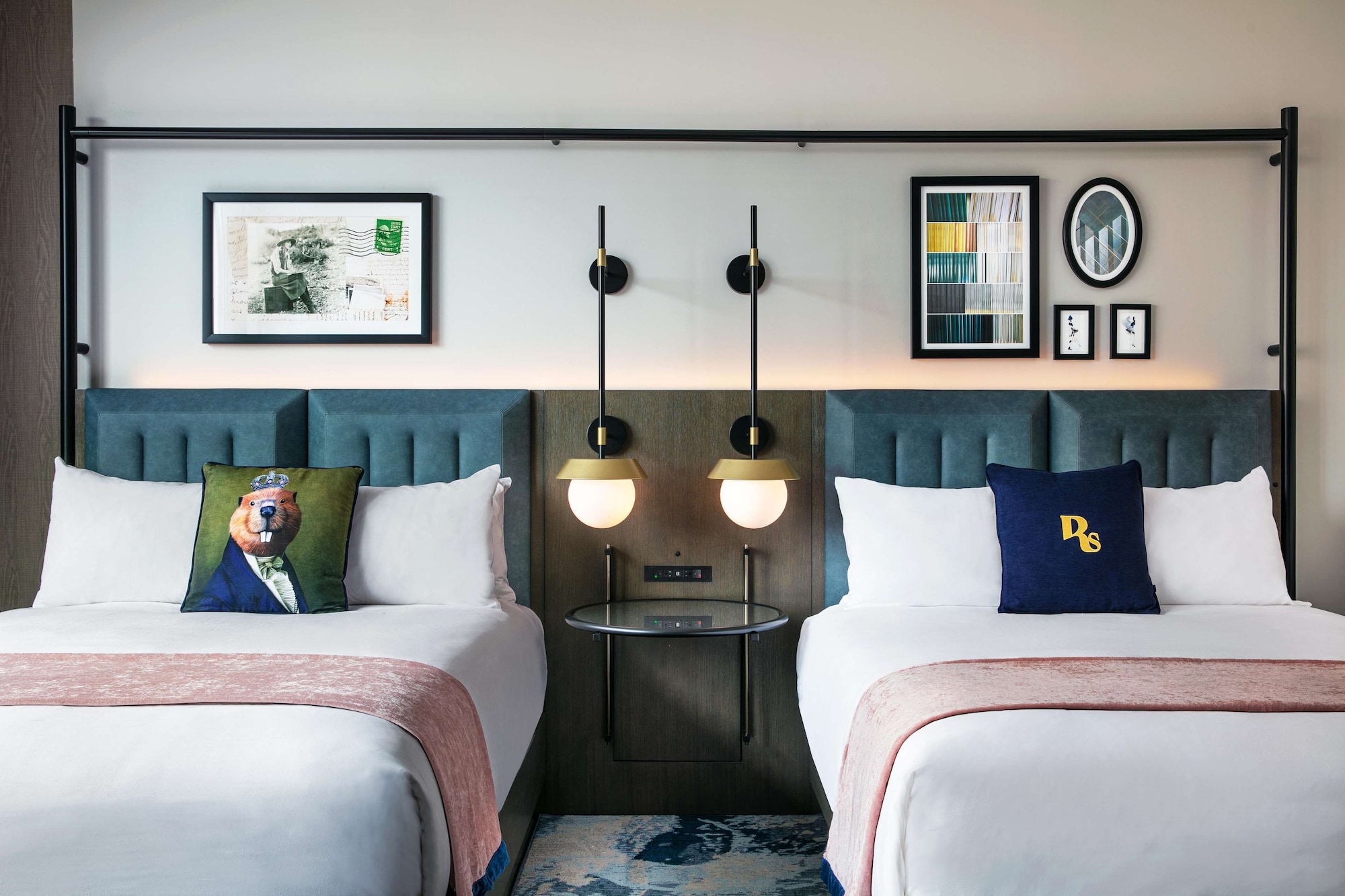 PREMIER, 2 QUEEN BEDS, CITY VIEW