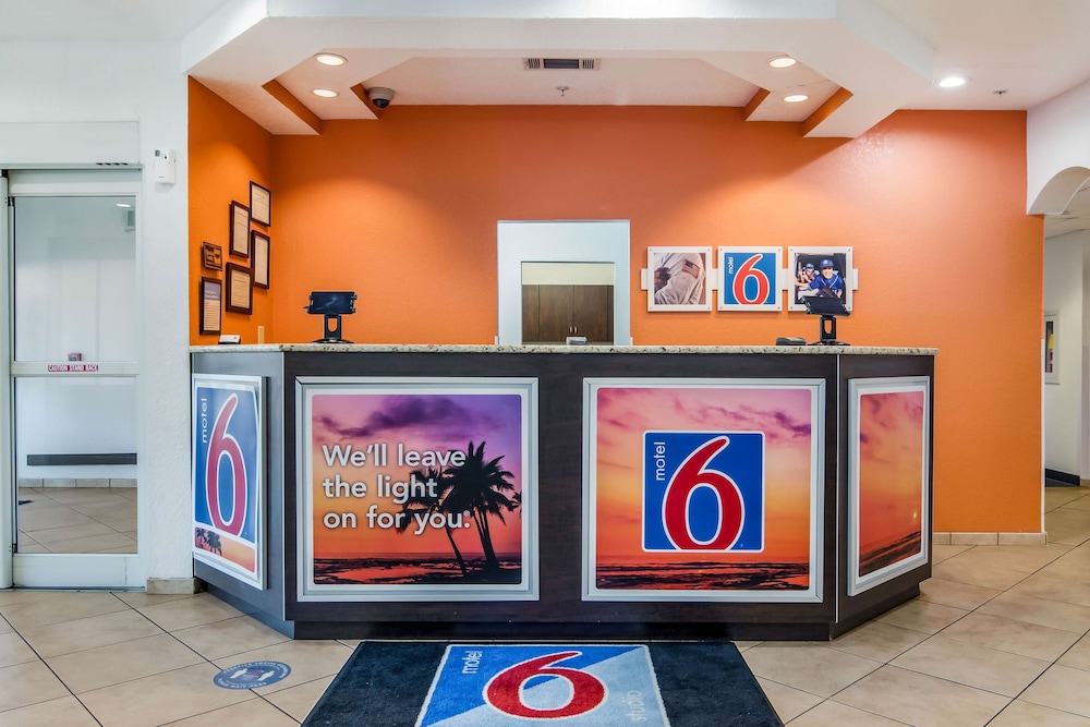 Lobby at Motel6 Canton GA, CANTON - GA