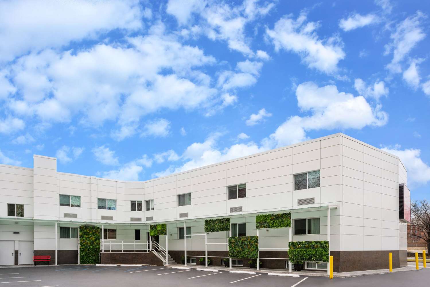 Ramada by Wyndham Bronx 6/55