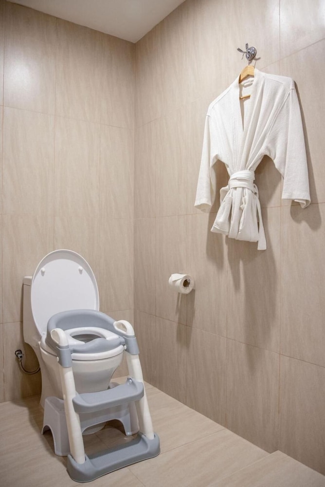 Rocana Hotel 24/40