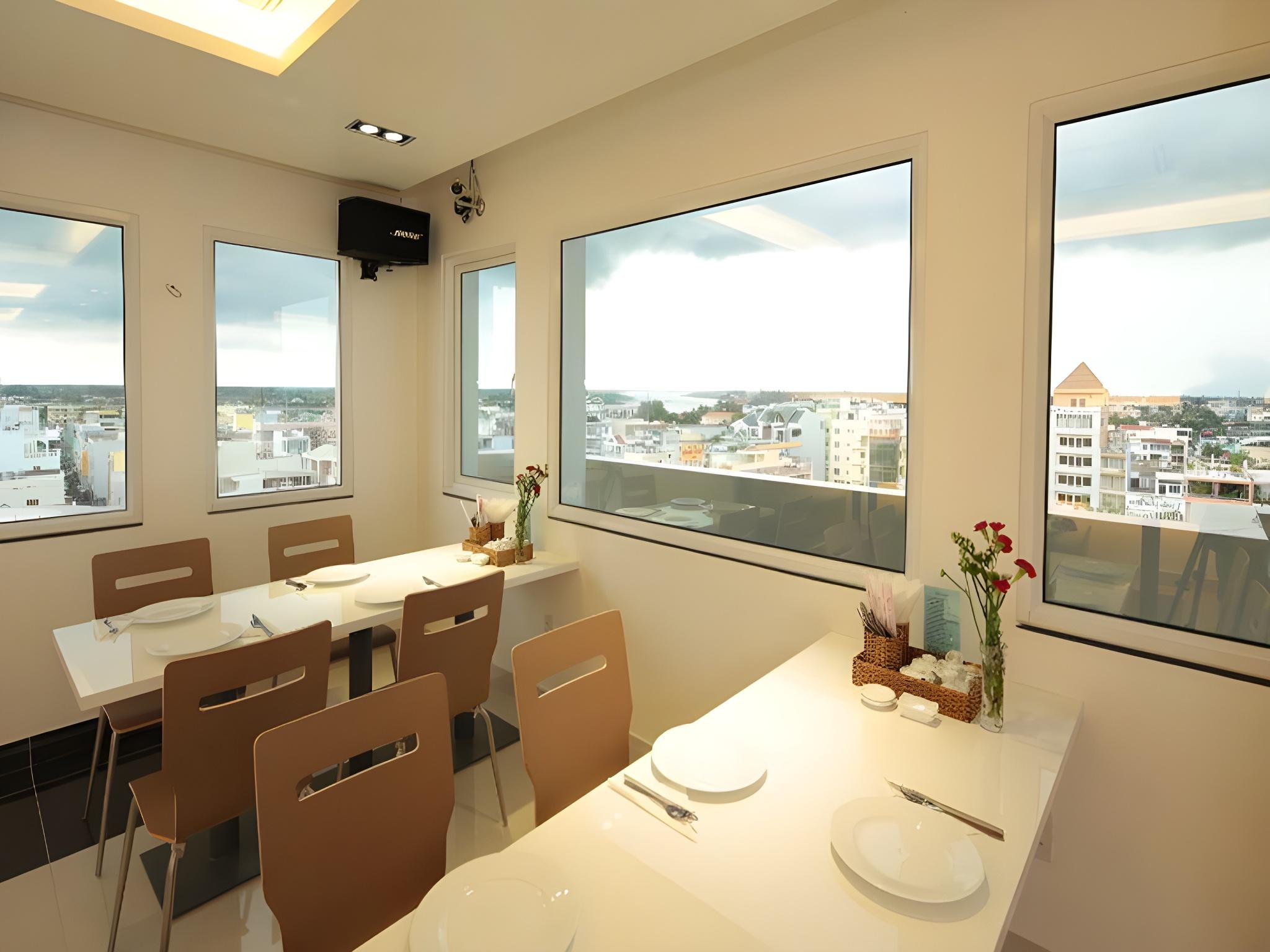 Hung Cuong Hotel 27/32