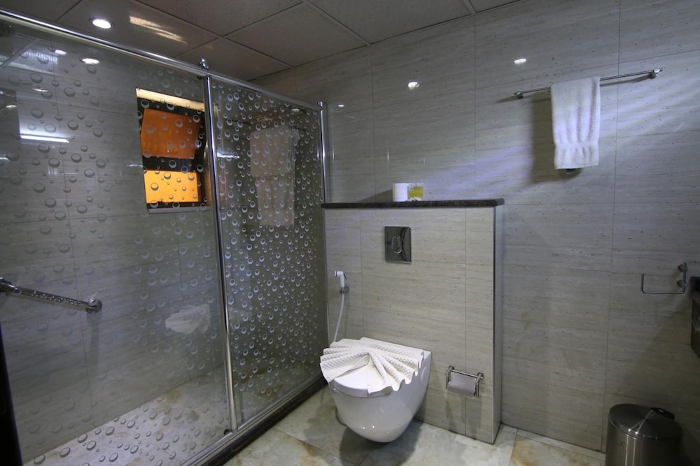 Qaser AlSultan Hotel Suites 39/42