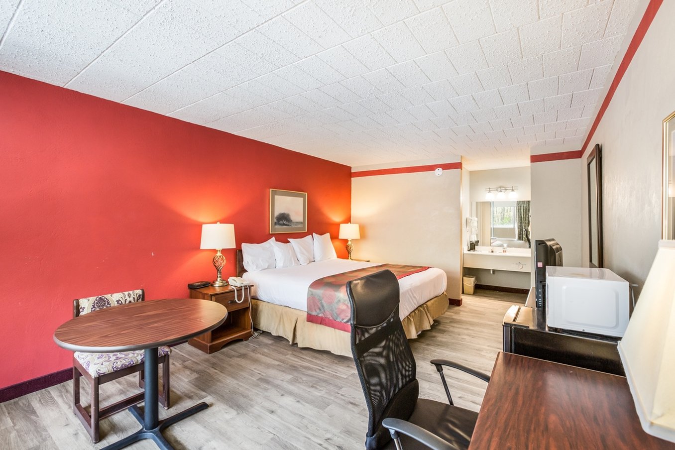 Red Carpet Inn and Suites Hazleton 11/23