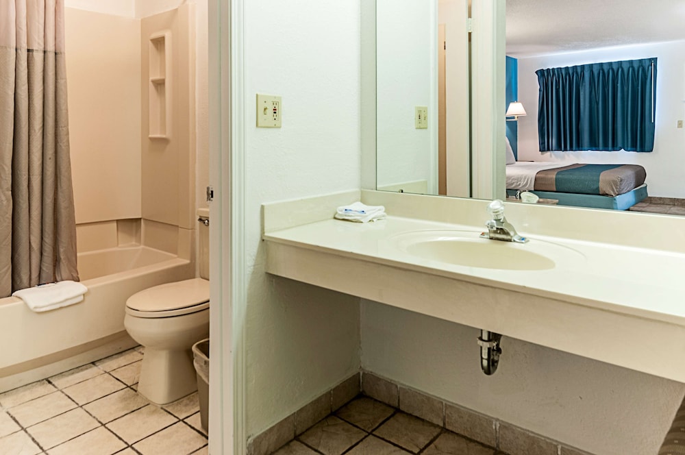 Motel6 Southgate, MI - Detroit 23/60