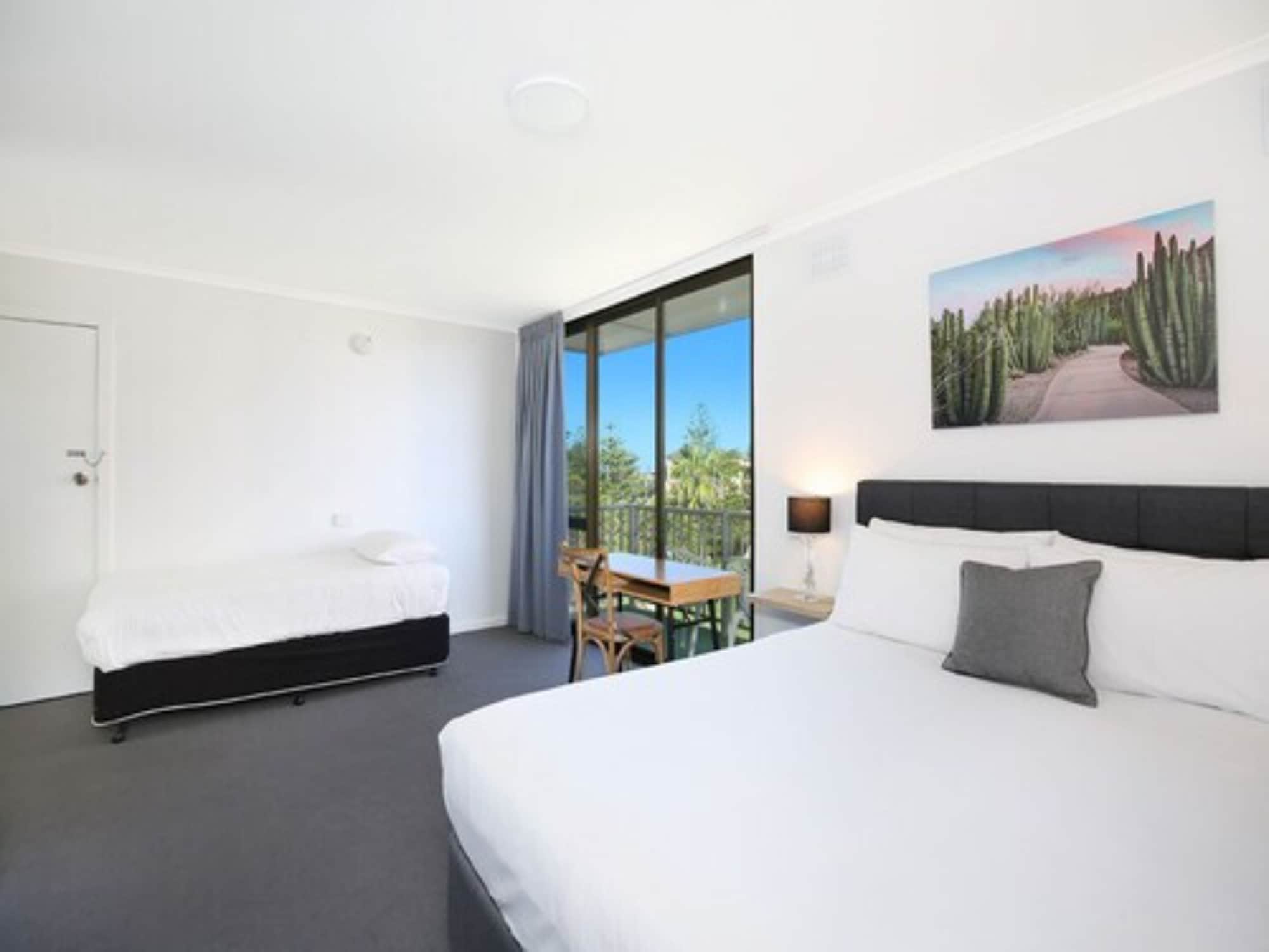 Park, Harbor, Triple, 1 Queen and 1 Single Bed