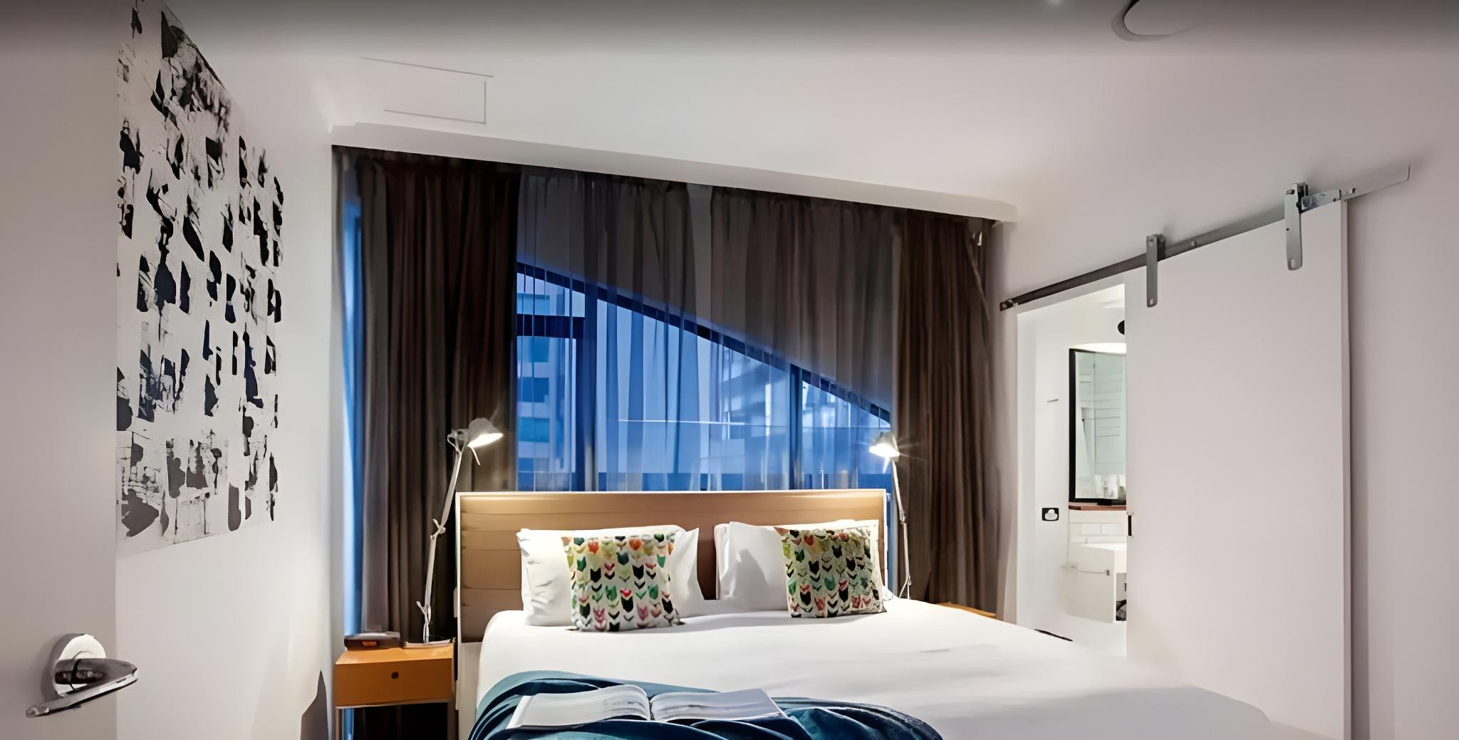 Penthouse, Suite