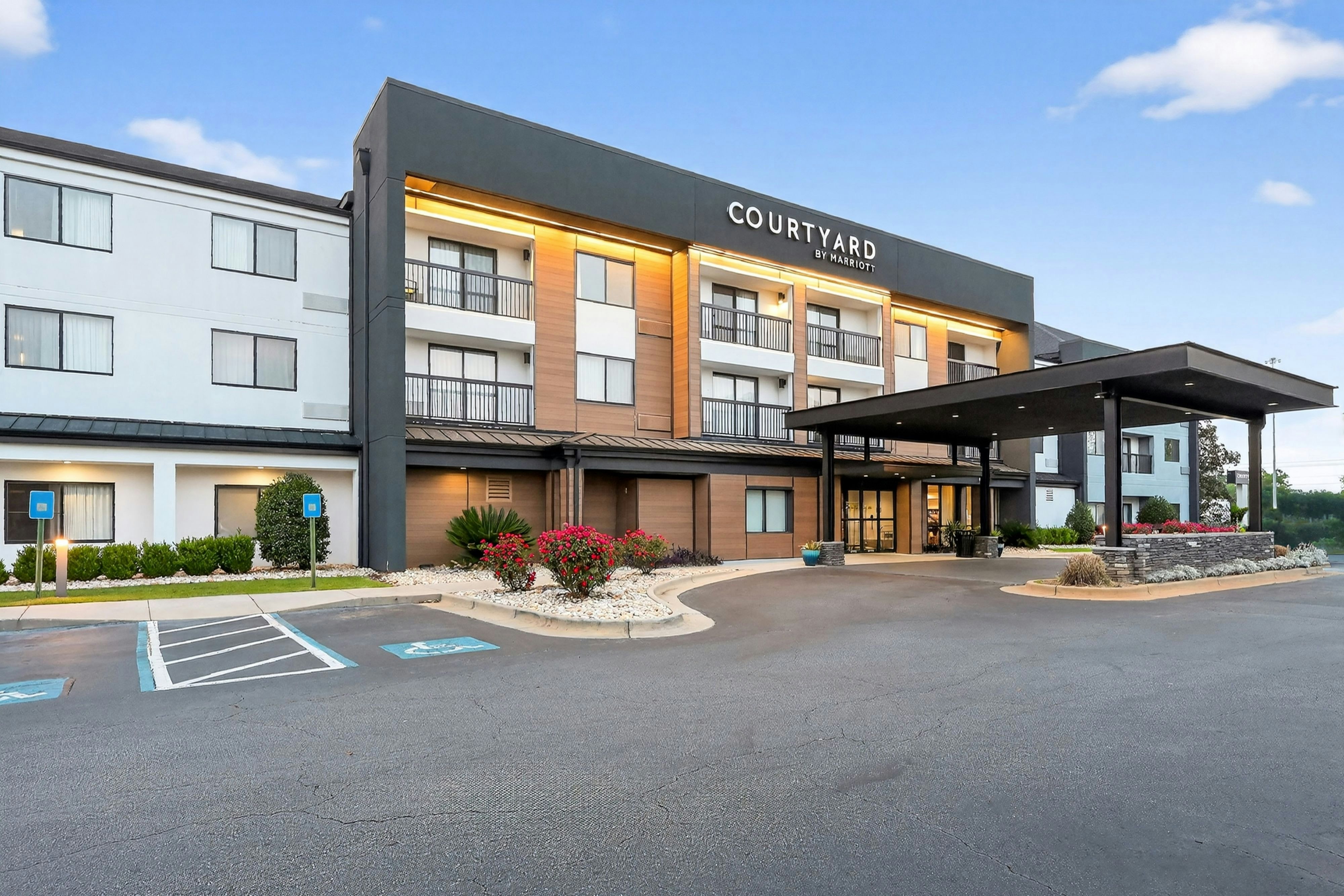 Courtyard by Marriott Albany 29/32
