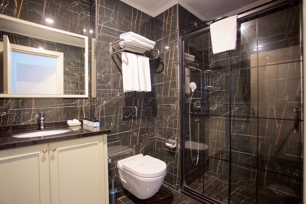 Princely Suites 48/50