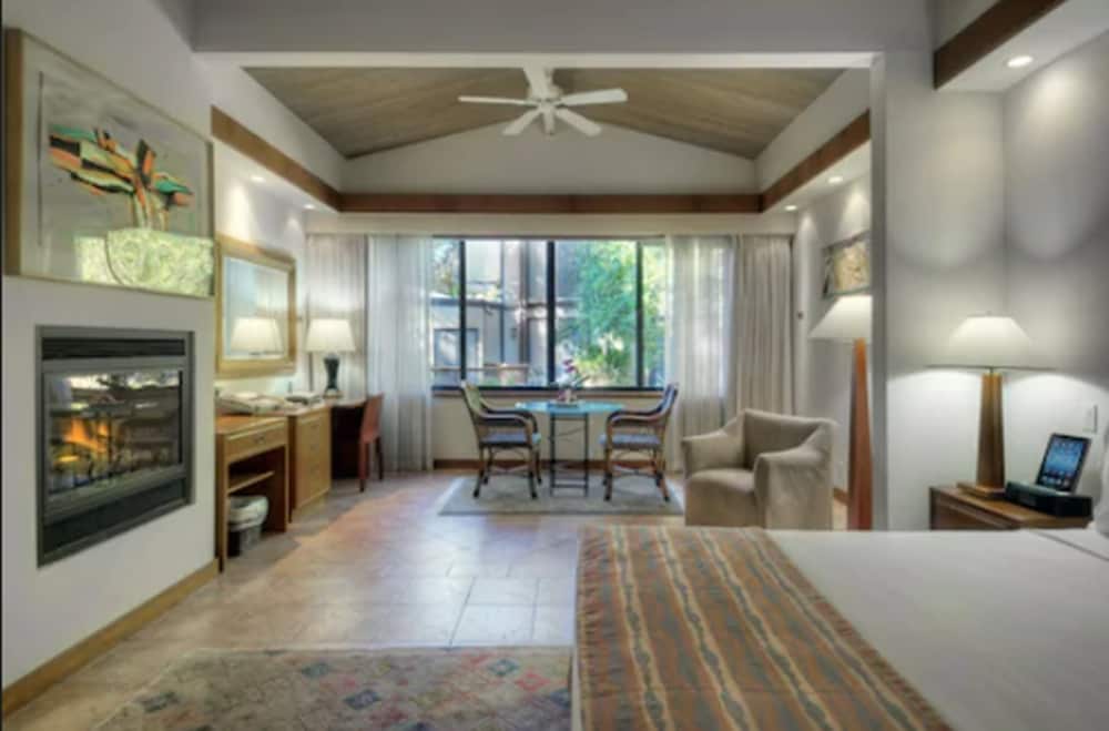 Dinah's Garden Hotel 30/60