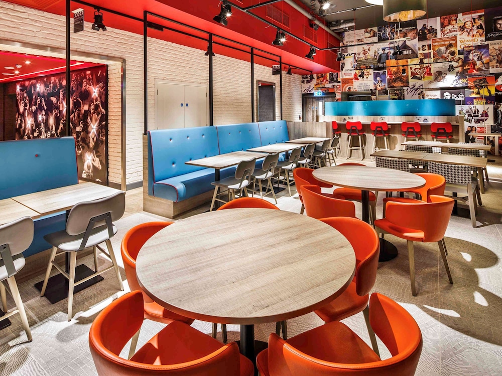 IBIS STYLES LONDON EALING 51/76