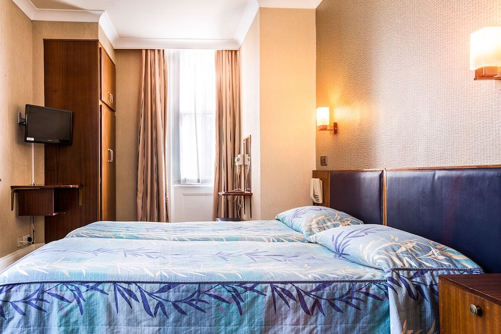 ROOM, TWIN BEDS