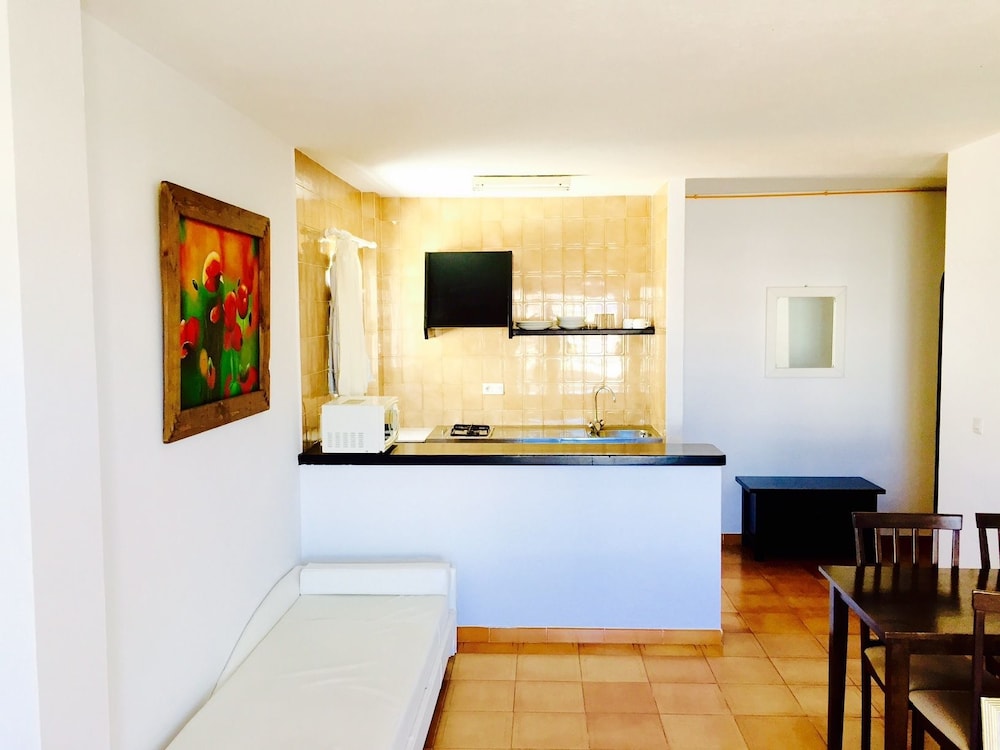 Apartamentos San Antonio Beach 22/35