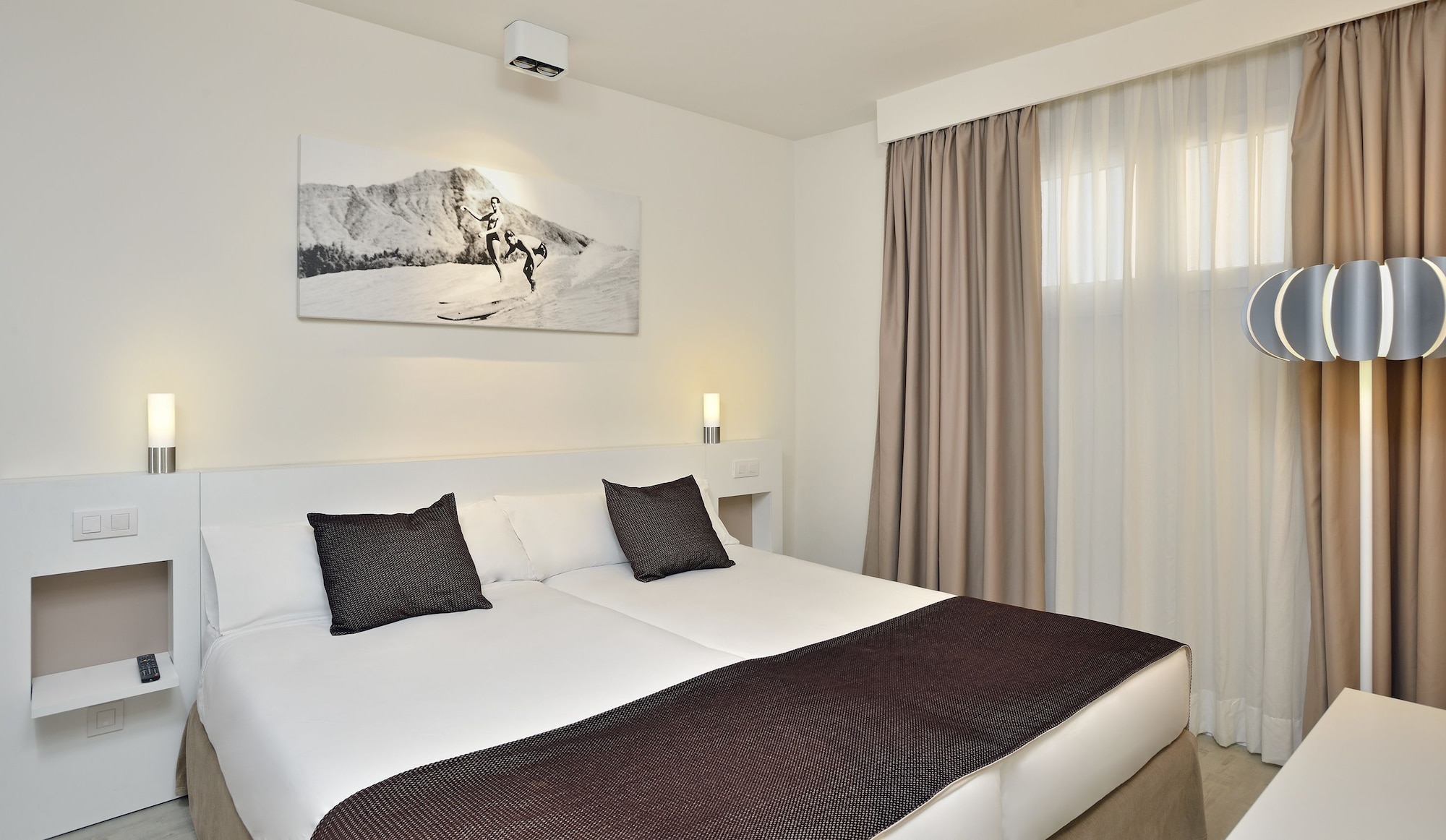Beach House, Suite, 1 Queen and 4 Single Beds, Sea Front