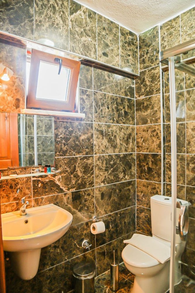Sukha Inn Otel & Beach 47/50