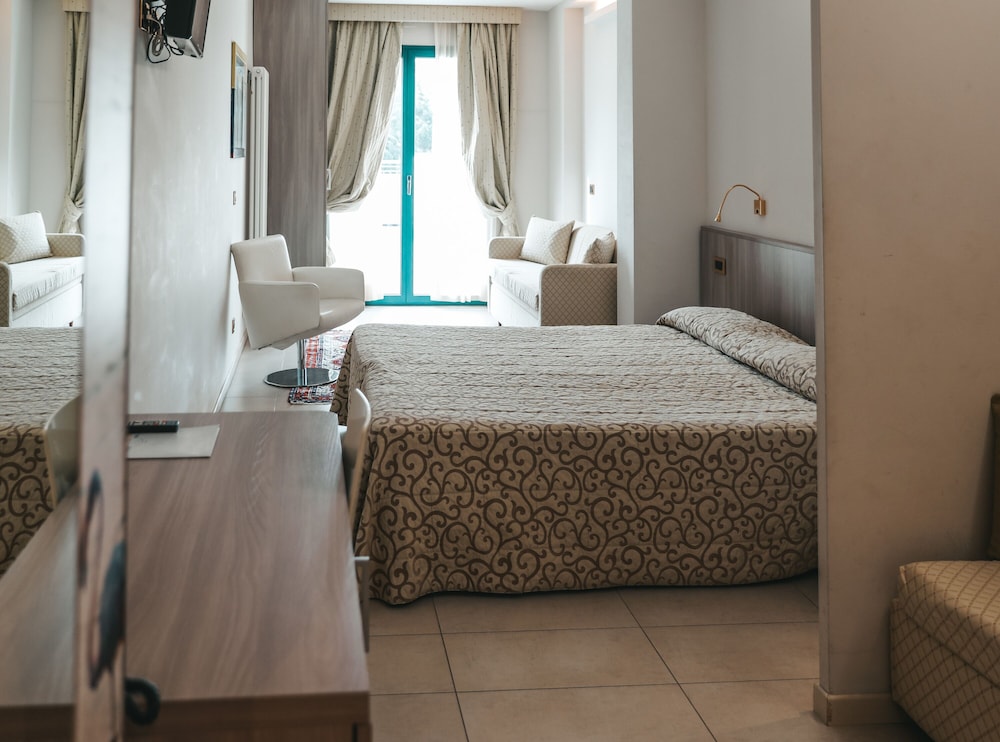 Club Hotel Dante Cervia 16/70