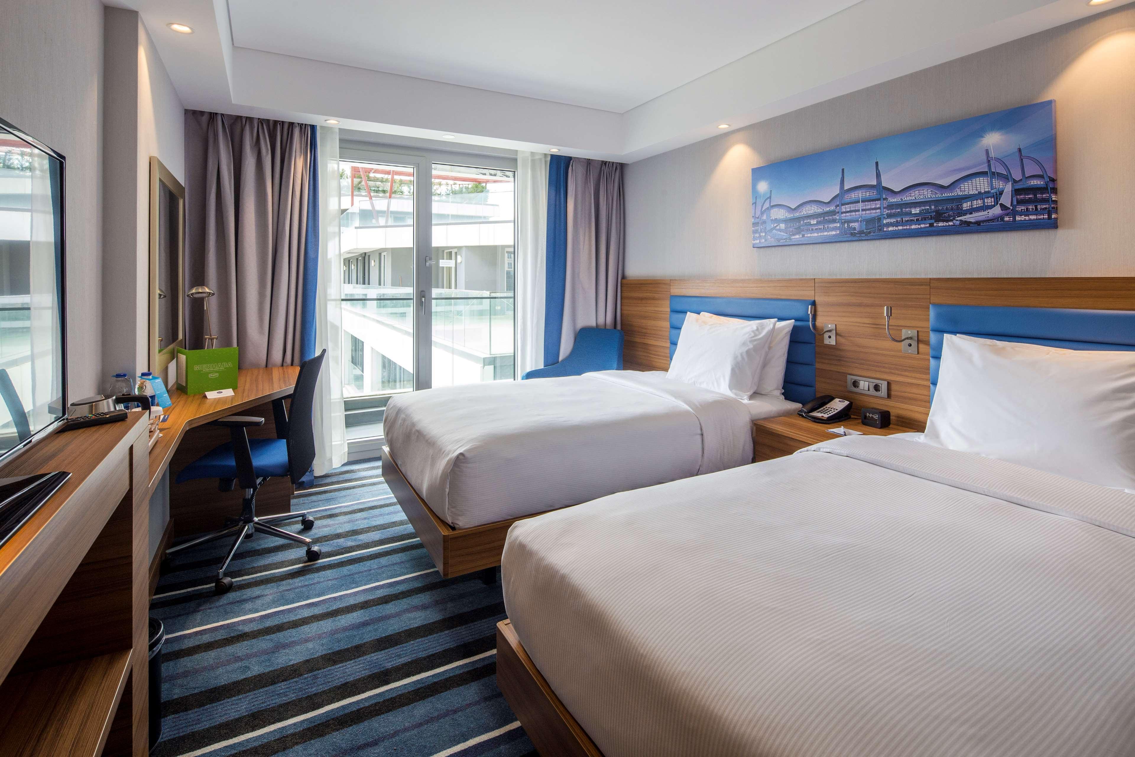 ROOM, SINGLE BED, BALCONY