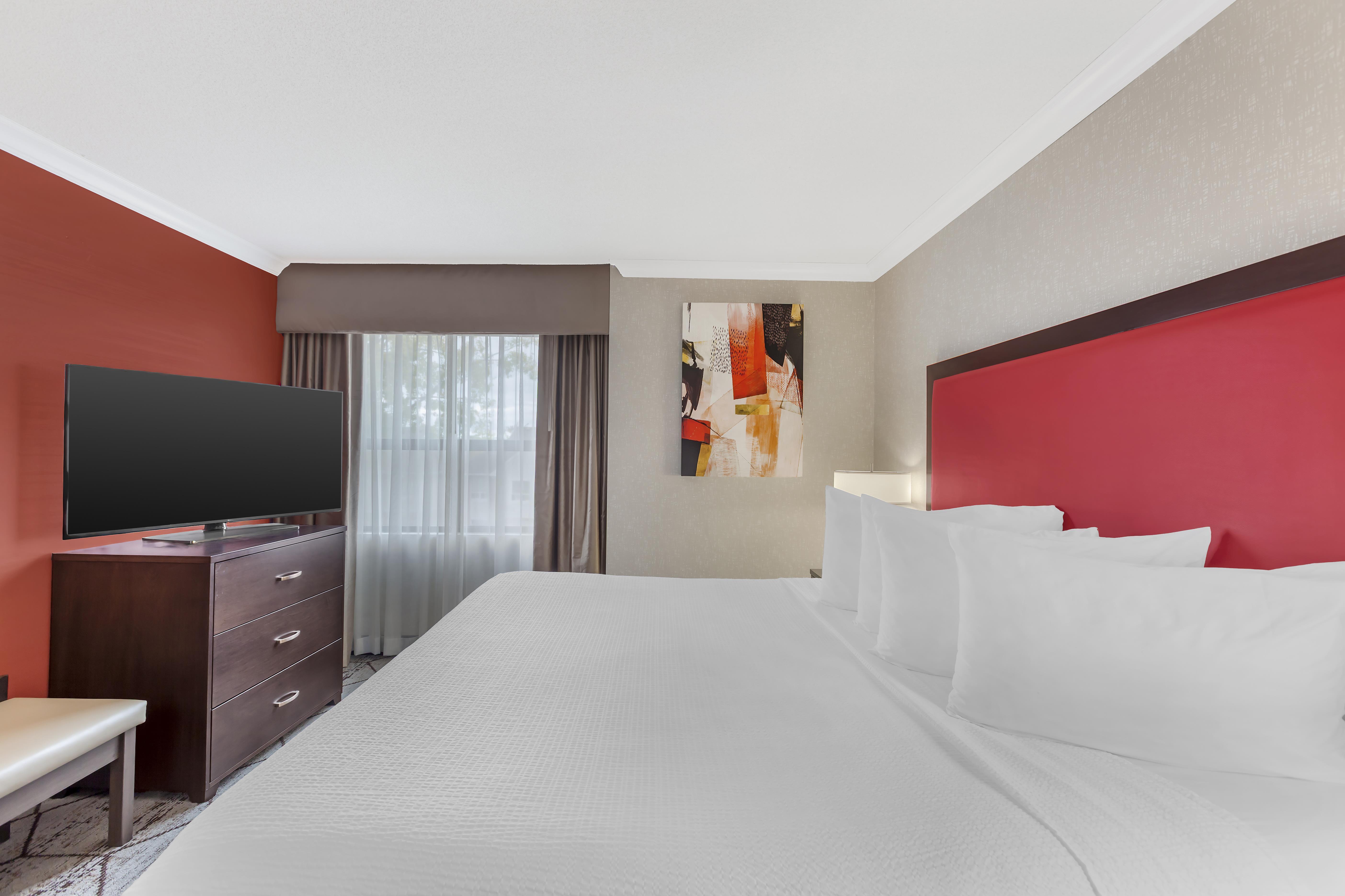 جناح بسرير كينج مع أريكة في طابق مرتفع، Best Western Plus Rose City Suites 7/10