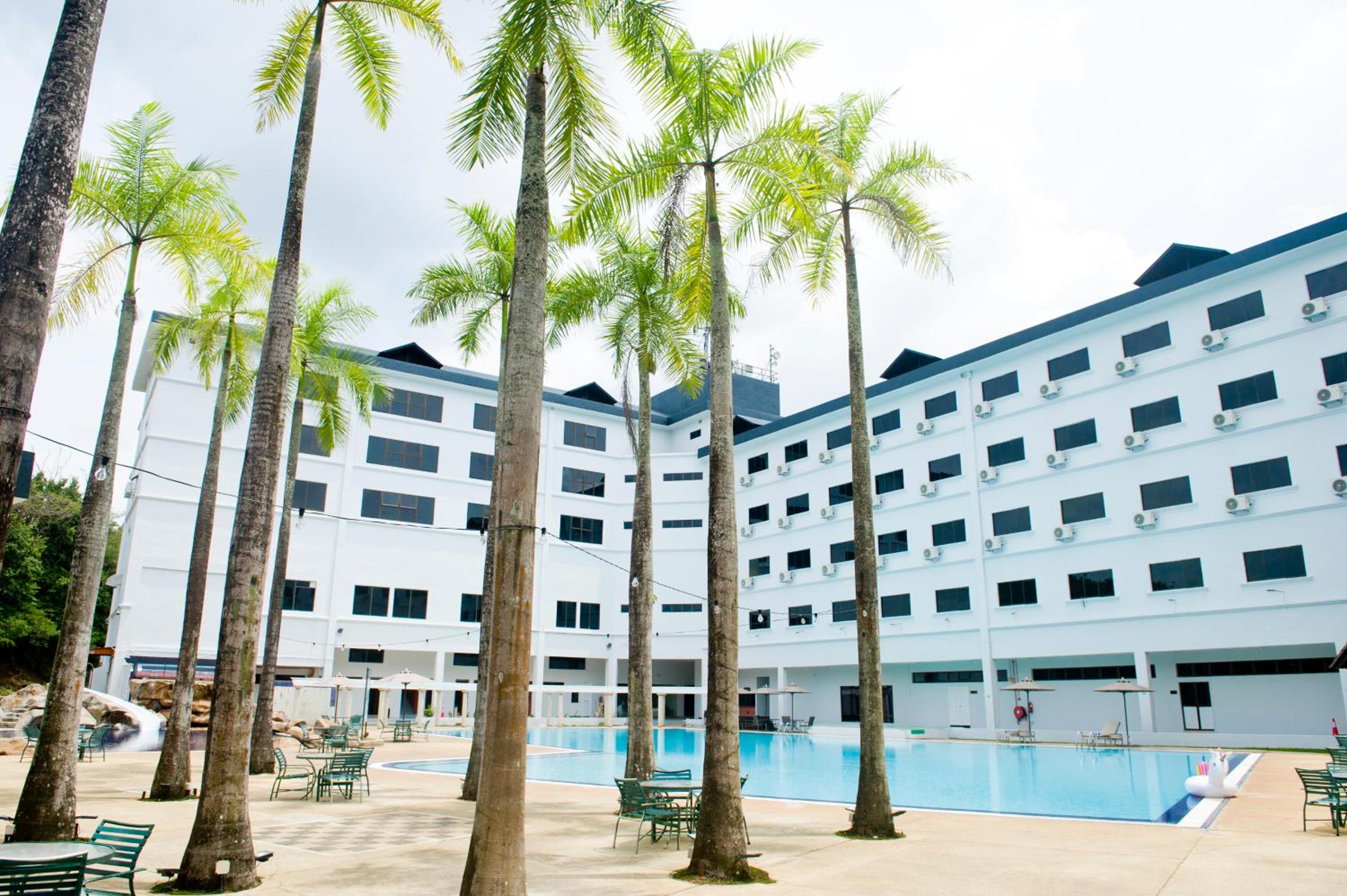 Swiss Avenue Hotel 6/41