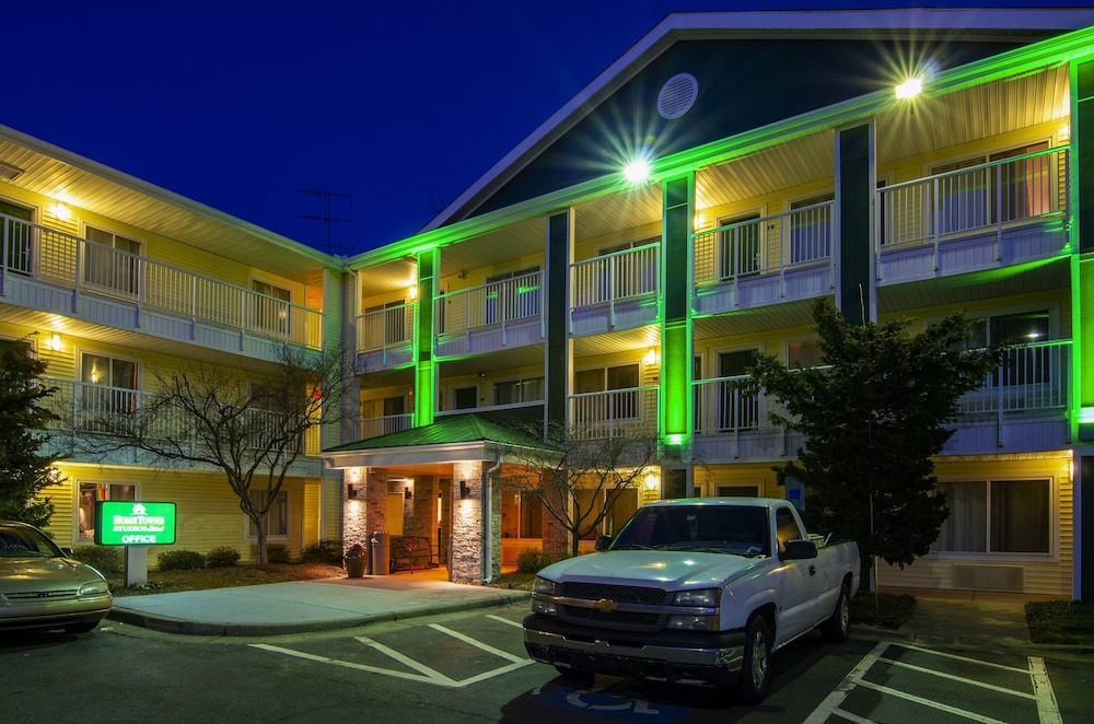 Suburban Studios Winston Salem-University Parkway photo2