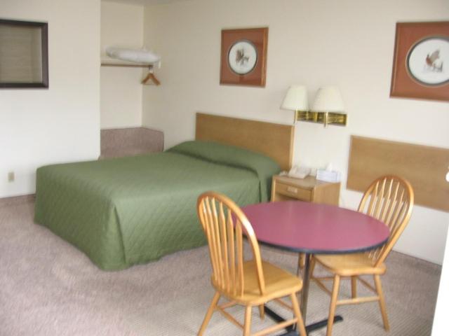 Little Bear Motel 15/43