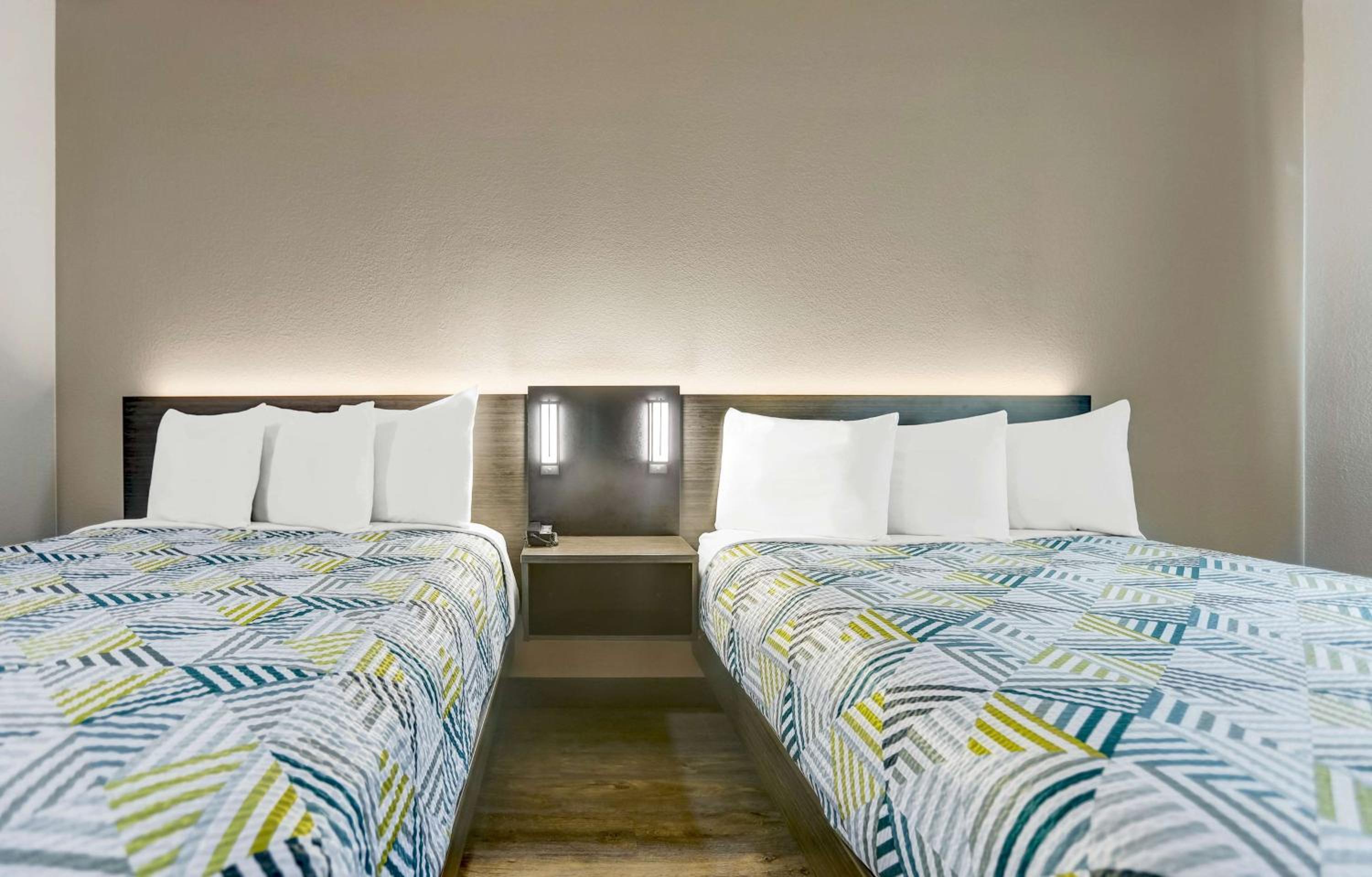Room, 2 Queen Beds, Accessible, Motel6 Weatherford, TX 5/9